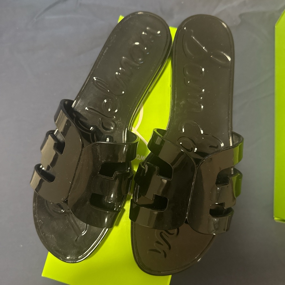 Black Women’s Slide Sandals